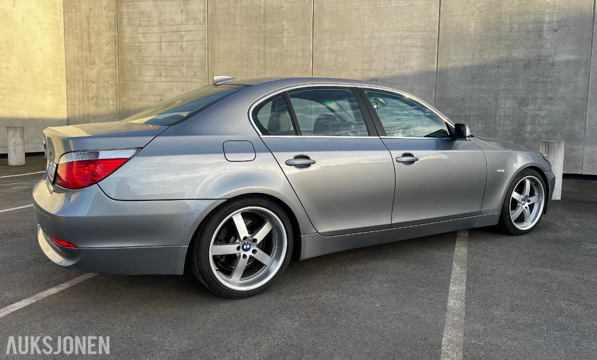 2004 BMW 5-serie 520i 2.2 170hk Skinnseter Xenon Navigasjon