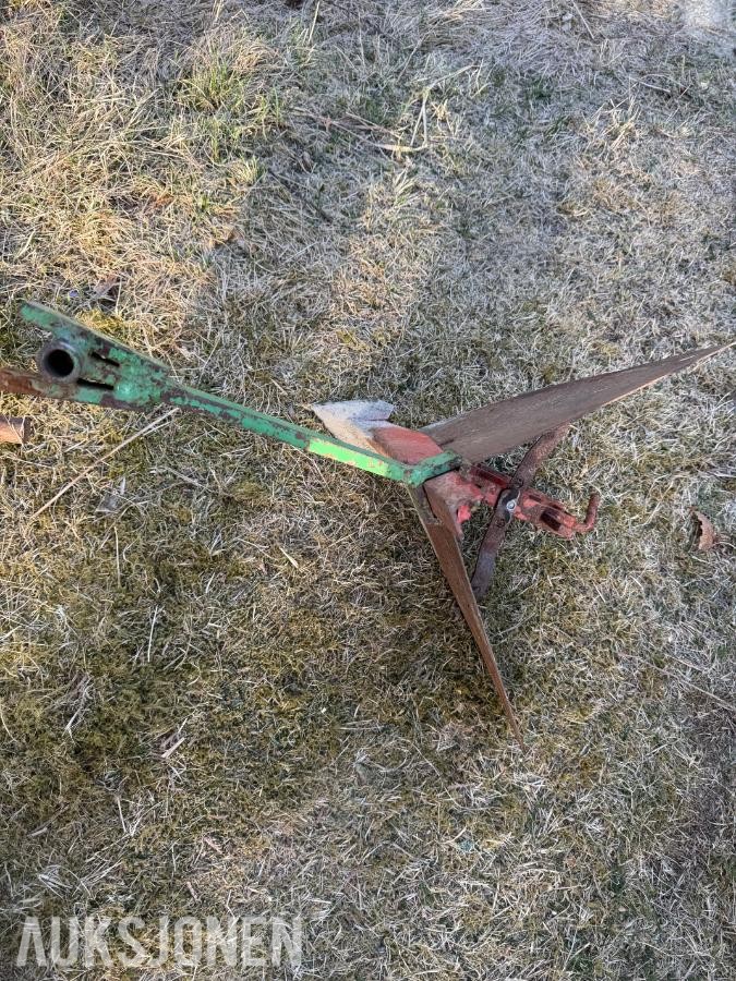 Holder H7 tohjulstraktor med redskap