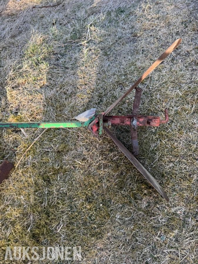 Holder H7 tohjulstraktor med redskap