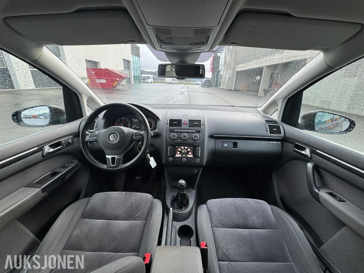 2014 Volkswagen Touran, 2.0L - 140hk, 179761km - Rep objekt