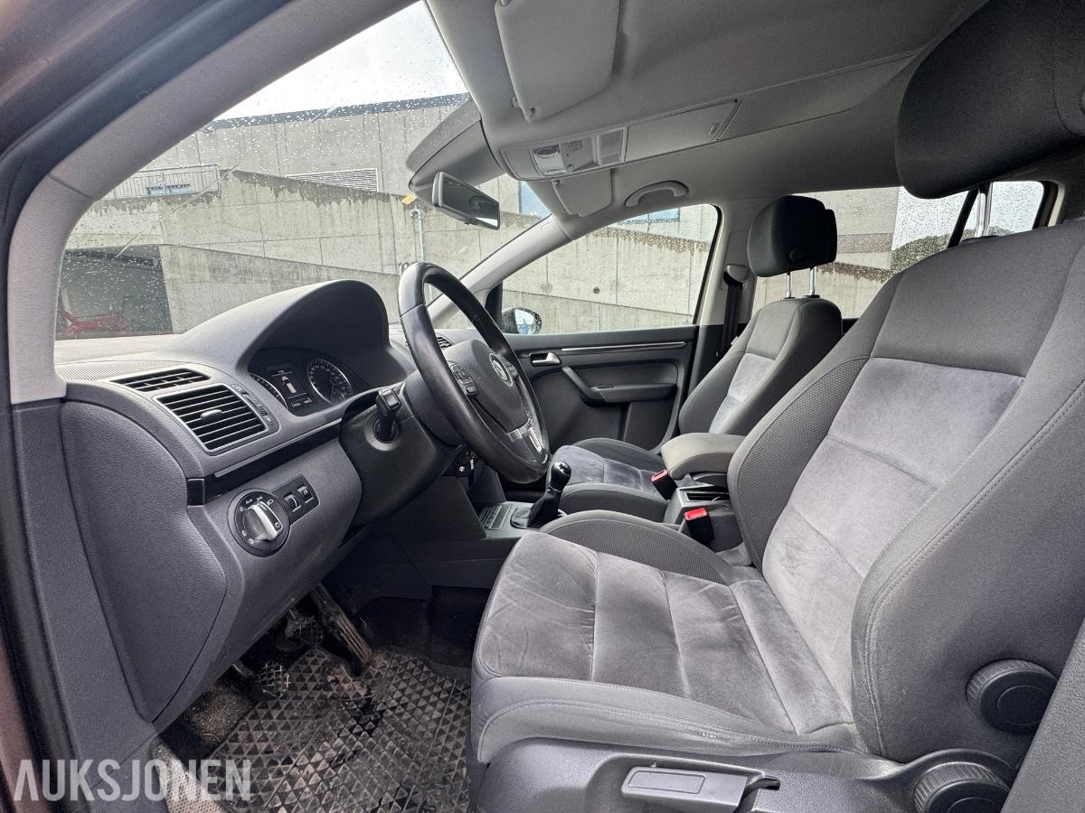2014 Volkswagen Touran, 2.0L - 140hk, 179761km - Rep objekt