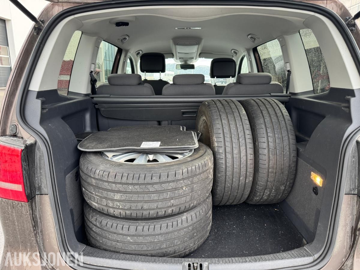 2014 Volkswagen Touran, 2.0L - 140hk, 179761km - Rep objekt