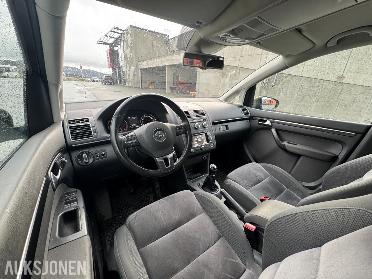 2014 Volkswagen Touran, 2.0L - 140hk, 179761km - Rep objekt