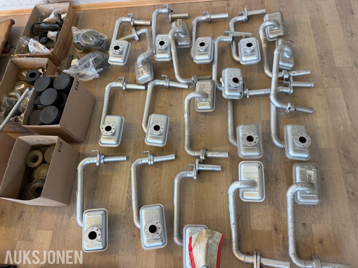 4x Kärcher FKB-2 fyringsenheter + diverse militært utstyr