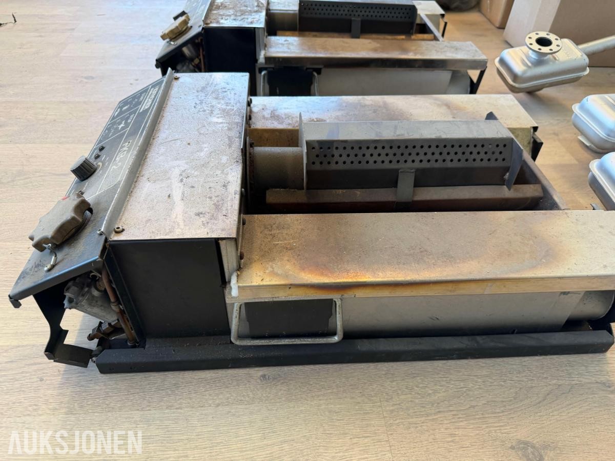 4x Kärcher FKB-2 fyringsenheter + diverse militært utstyr