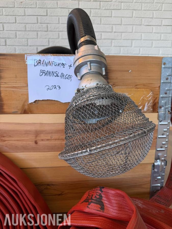Brannpumpe + 17 brannslanger + strålerør og ventiler (AWG/DIN)