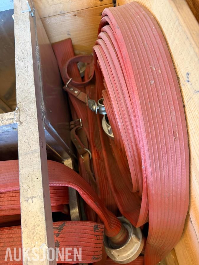 Brannpumpe + 17 brannslanger + strålerør og ventiler (AWG/DIN)