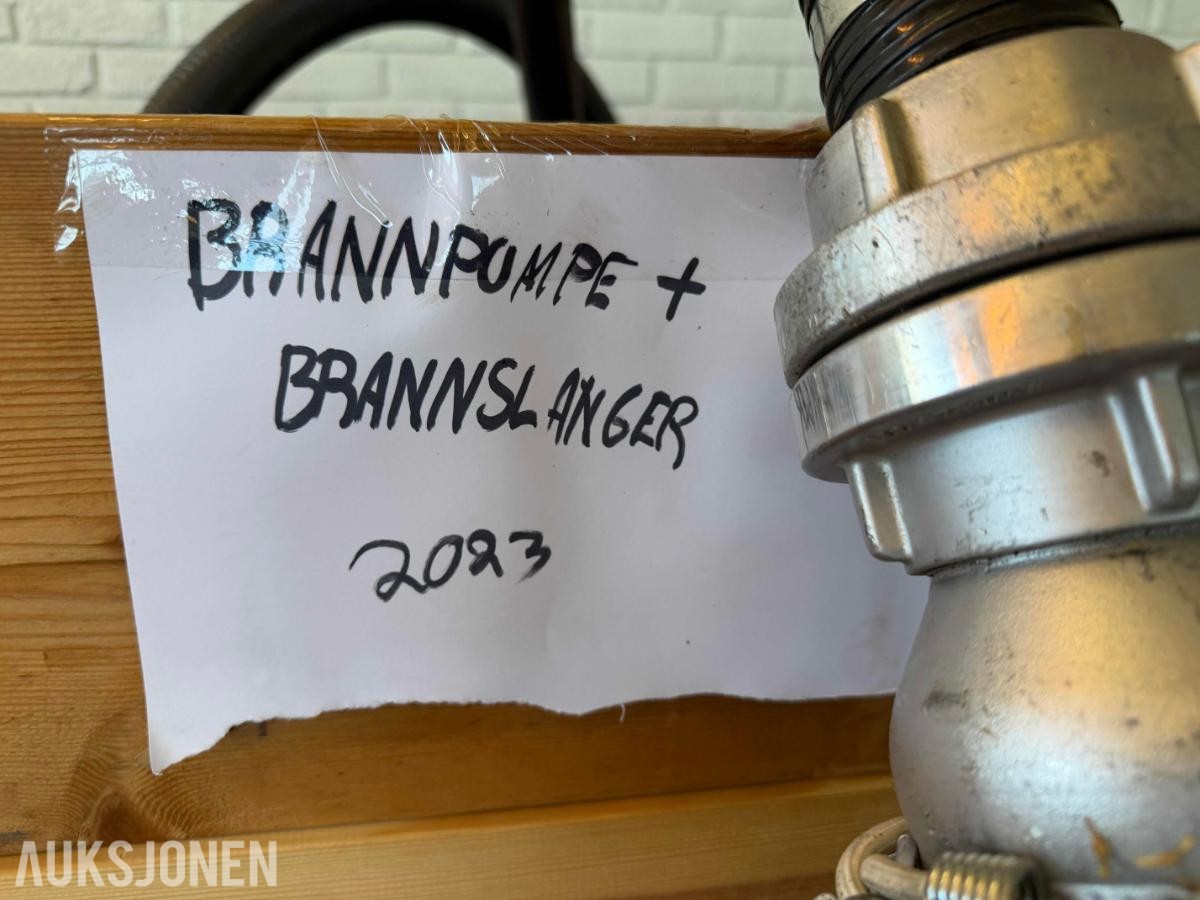 Brannpumpe + 17 brannslanger + strålerør og ventiler (AWG/DIN)