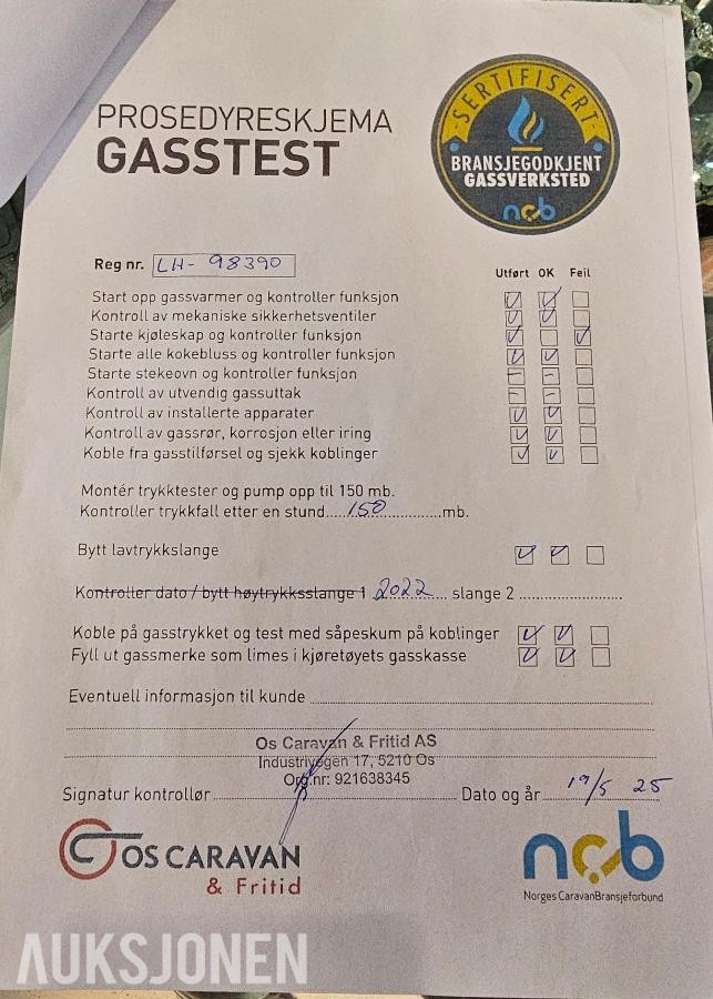 2002 Dethleffs Campingbil 6 sitteplasser 6 soveplasser støtteben