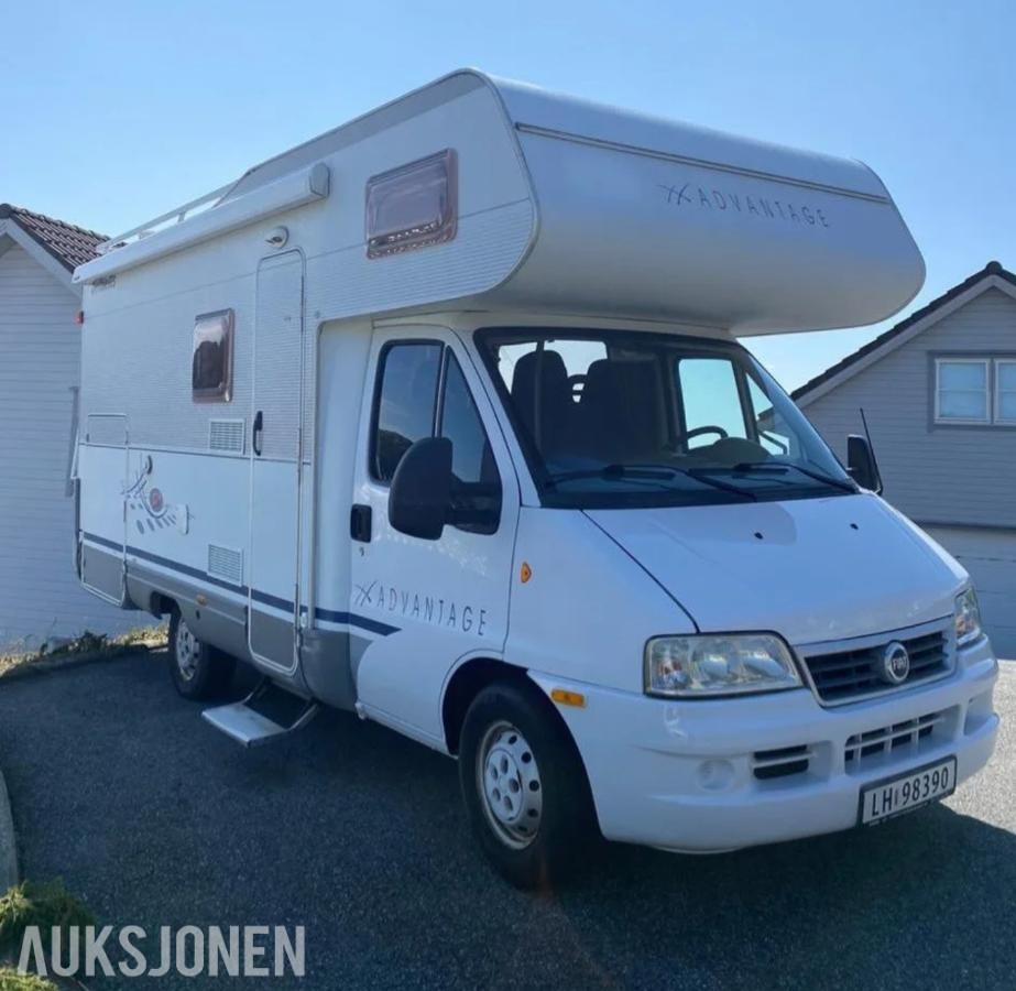 2002 Dethleffs Campingbil 6 sitteplasser 6 soveplasser støtteben