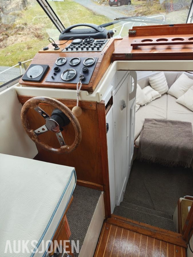 1983 Nimbus 800 Turbo båt med volvo penta 130hk