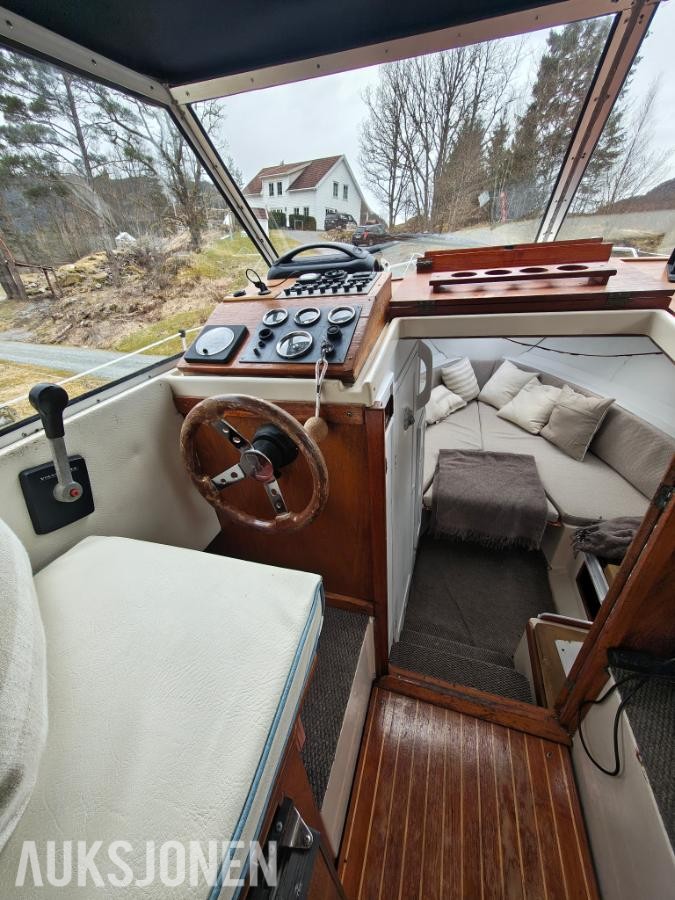 1983 Nimbus 800 Turbo båt med volvo penta 130hk
