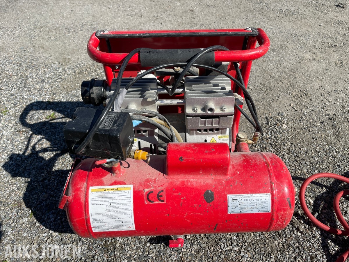 Luftkompressor 230V med slange – kompakt modell