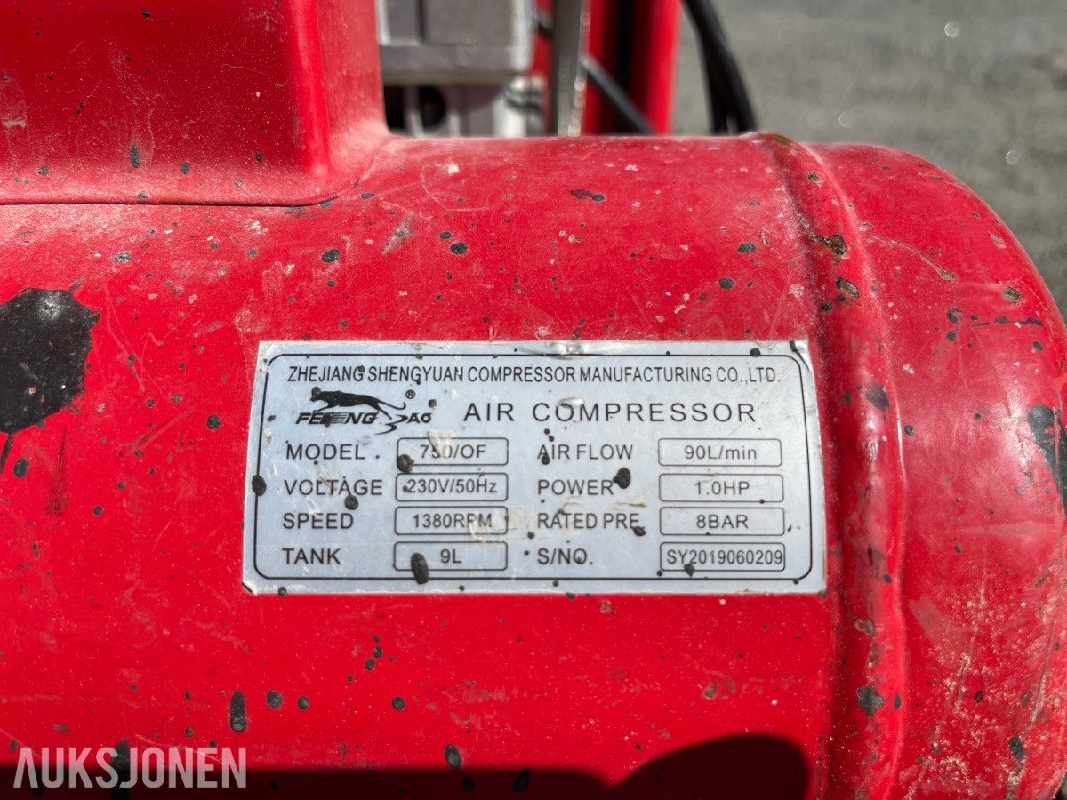Luftkompressor 230V med slange – kompakt modell
