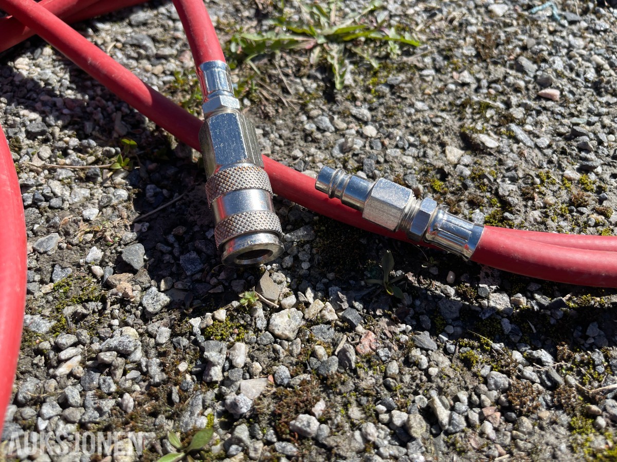 Luftkompressor 230V med slange – kompakt modell