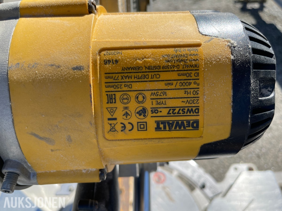 DeWalt kapp- og gjærsag med stativ
