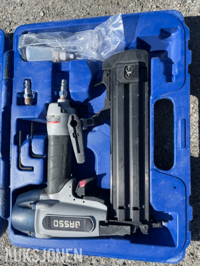 3 stk spikerpistoler / dykkertpistoler i koffert