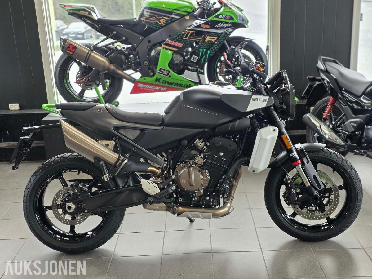 2025 Husqvarna Svartpilen 801