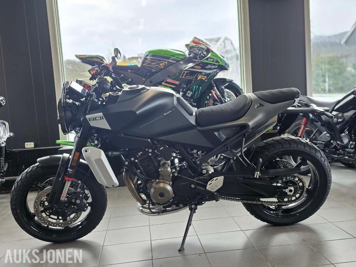 2025 Husqvarna Svartpilen 801