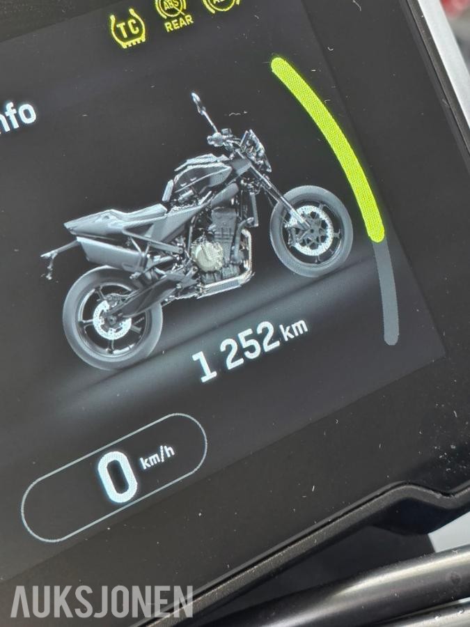 2025 Husqvarna Svartpilen 801