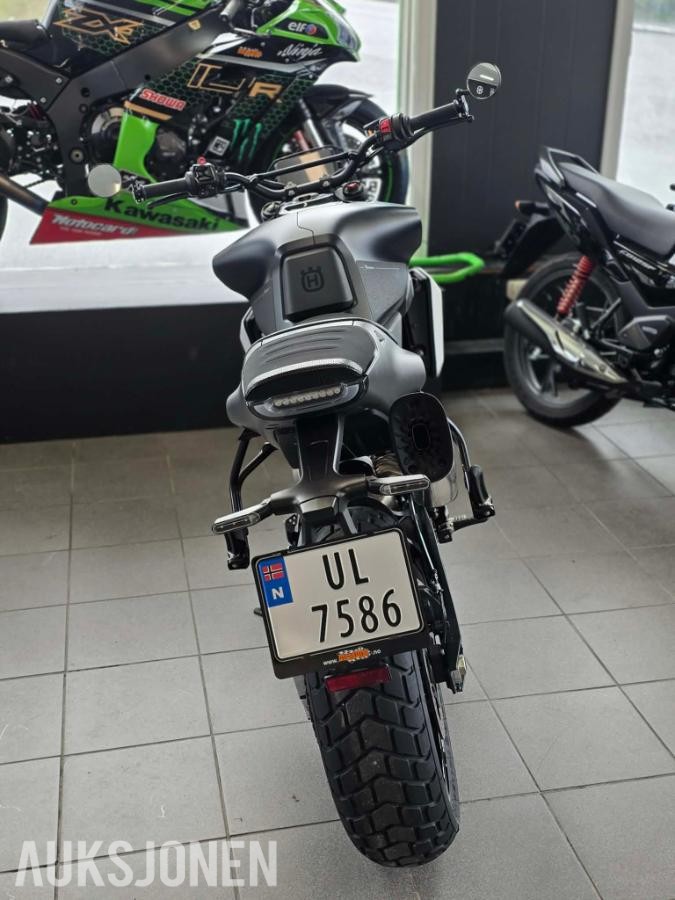 2025 Husqvarna Svartpilen 801