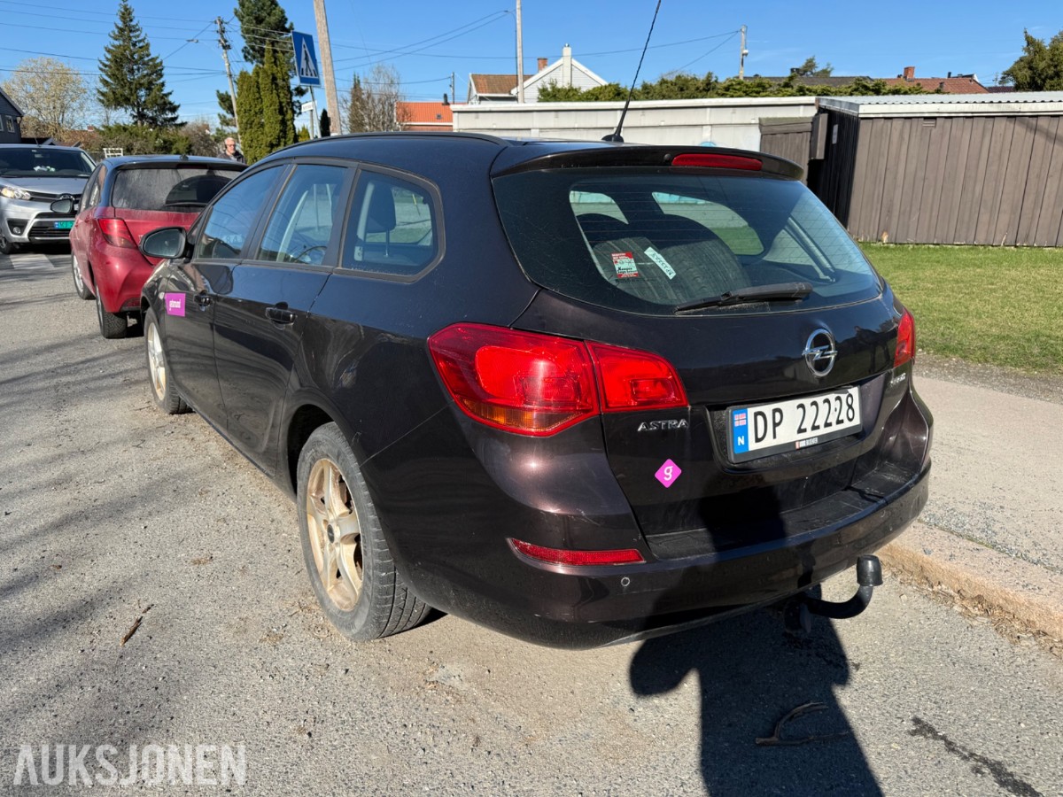 2013 Opel ASTRA 1.7-110 D, multiratt, tilh.feste, s+v hjul