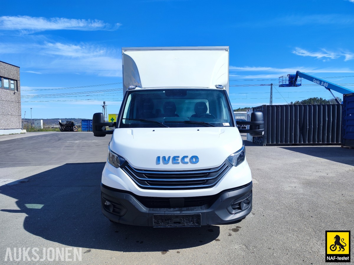 2024 Iveco Daily 156HK AUT SKAPBIL HENGERFESTE BAKLØFTER VARMER CRUISE 