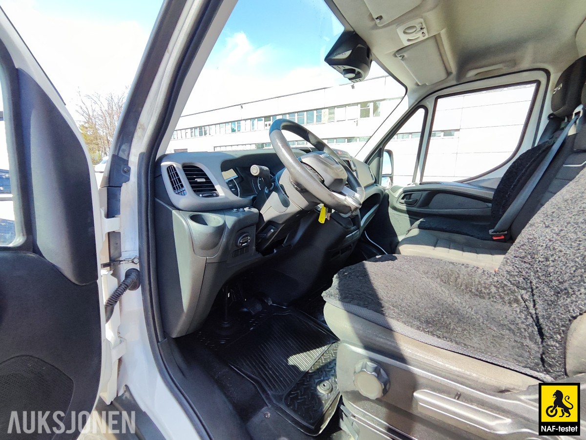 2024 Iveco Daily 156HK AUT SKAPBIL HENGERFESTE BAKLØFTER VARMER CRUISE 