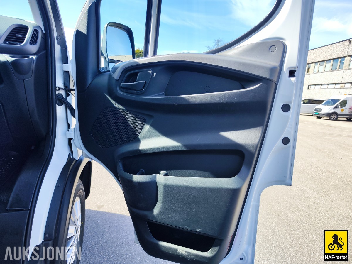 2024 Iveco Daily 156HK AUT SKAPBIL HENGERFESTE BAKLØFTER VARMER CRUISE 