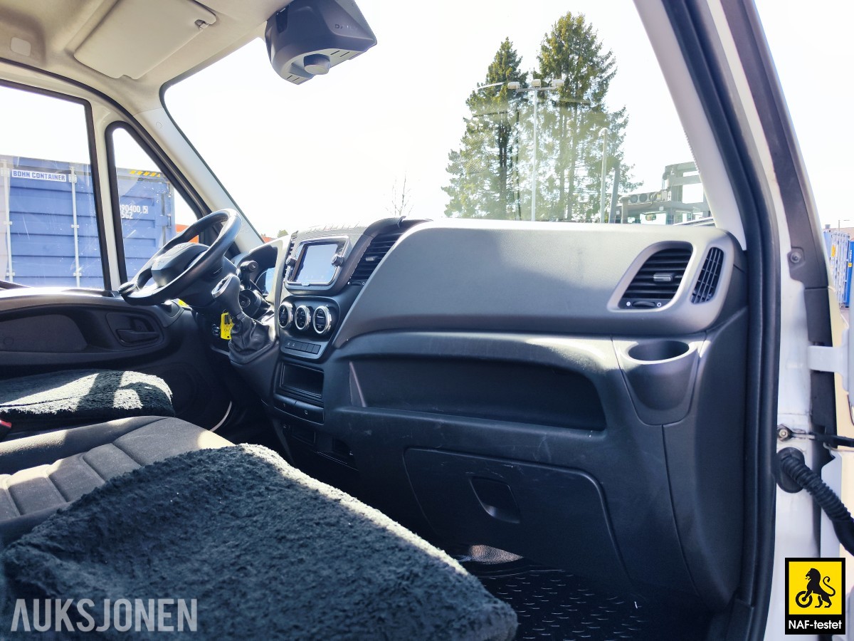 2024 Iveco Daily 156HK AUT SKAPBIL HENGERFESTE BAKLØFTER VARMER CRUISE 