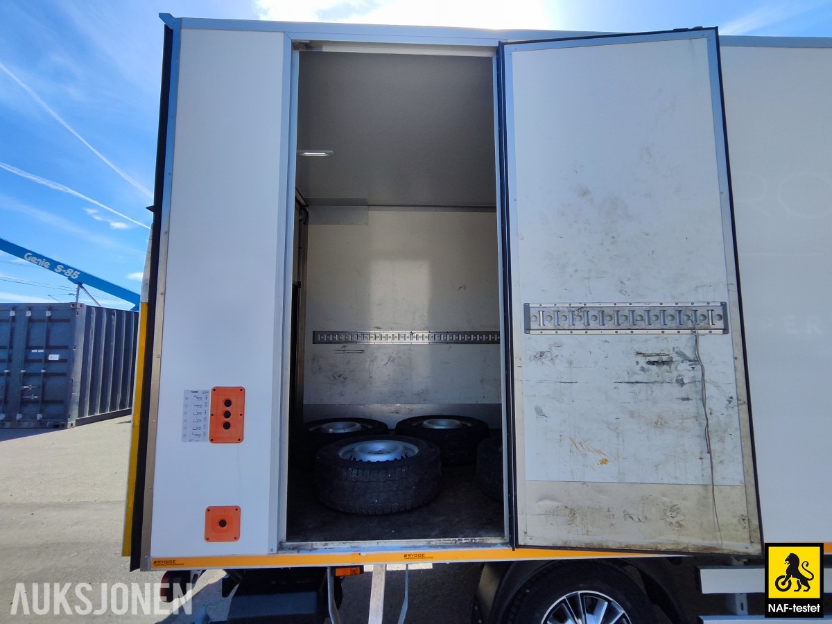 2024 Iveco Daily 156HK AUT SKAPBIL HENGERFESTE BAKLØFTER VARMER CRUISE 