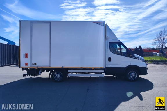 2024 Iveco Daily 156HK AUT SKAPBIL HENGERFESTE BAKLØFTER VARMER CRUISE 