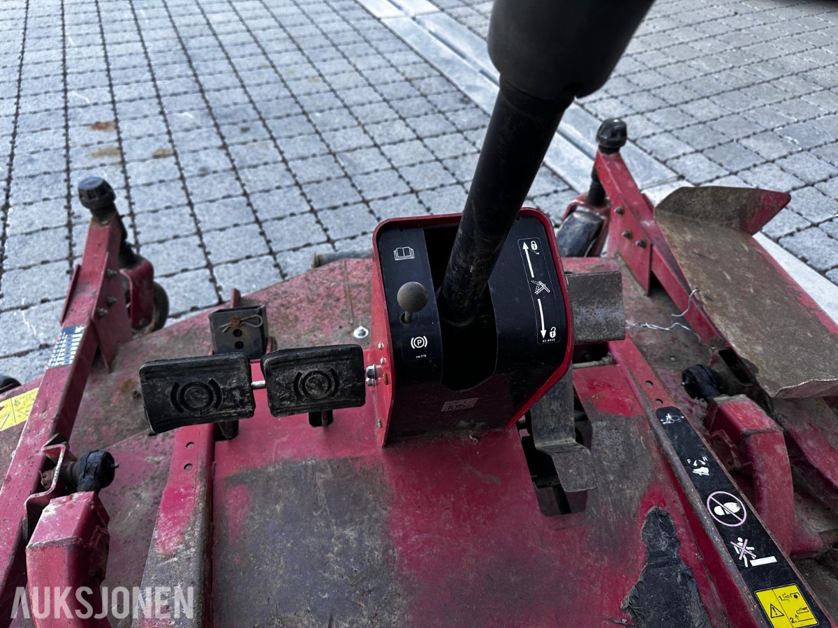 Toro Groundsmaster 228D gressklipper – 4WD – ca. 2260 timer – reparasjonsobjekt
