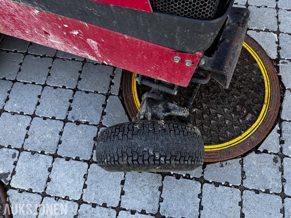Toro Groundsmaster 228D gressklipper – 4WD – ca. 2260 timer – reparasjonsobjekt