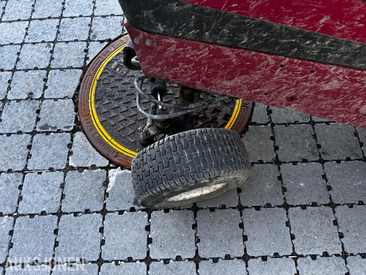 Toro Groundsmaster 228D gressklipper – 4WD – ca. 2260 timer – reparasjonsobjekt