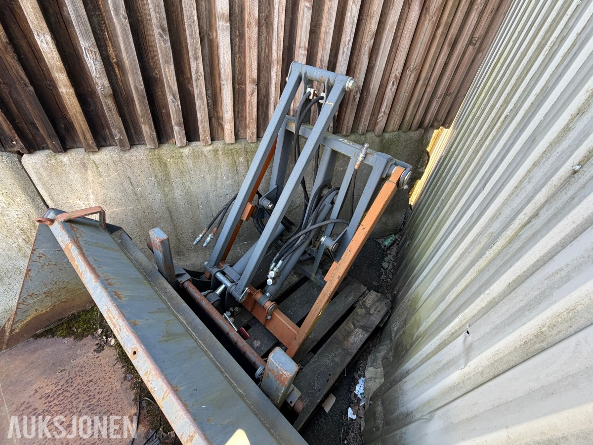Golchert Maschinenbau frontlaster med pallegafler/ skuffe