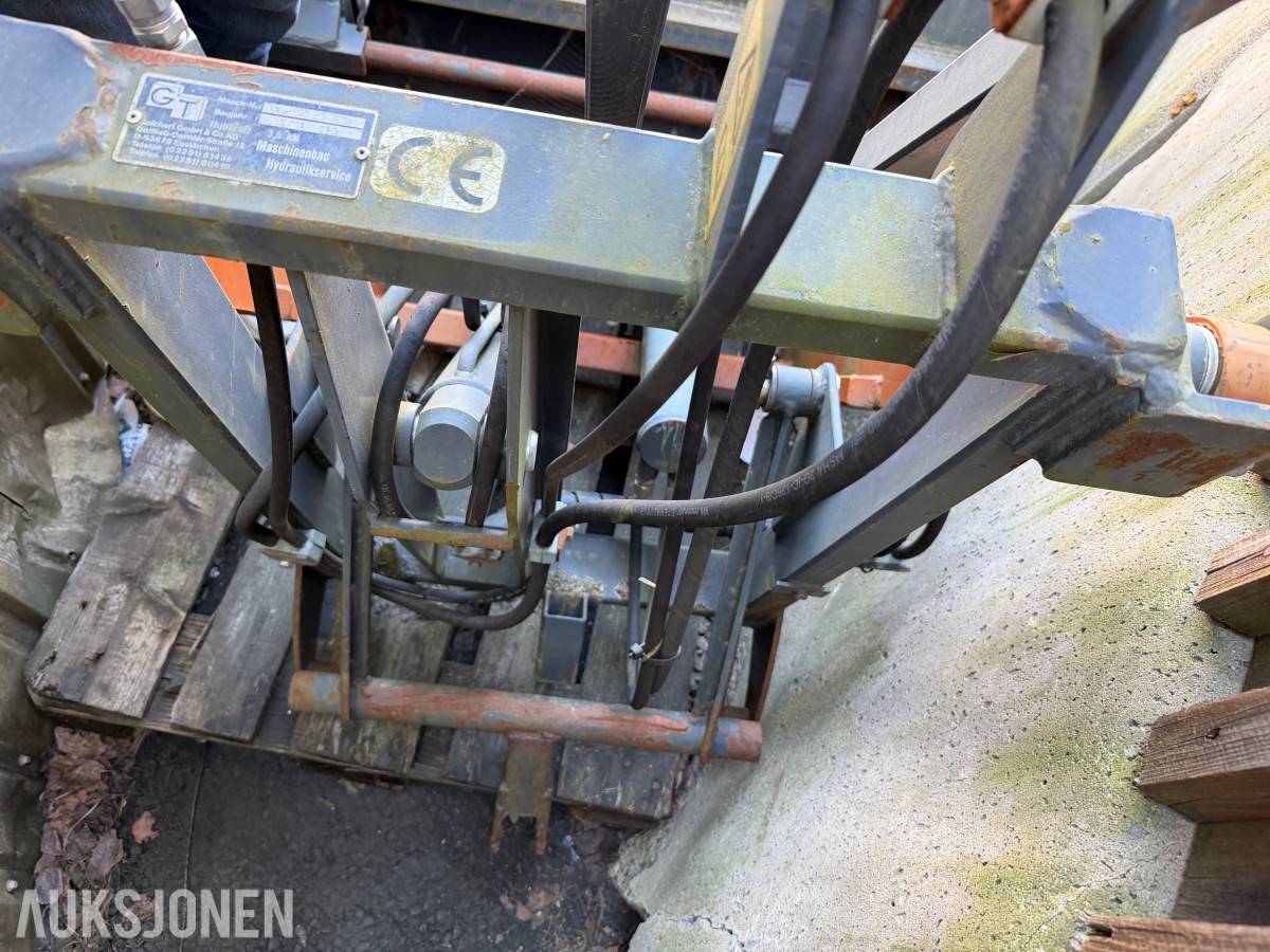 Golchert Maschinenbau frontlaster med pallegafler/ skuffe