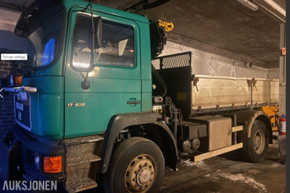1996 MAN Lastebil med Hiab kran