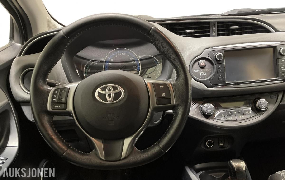 2015 Toyota Yaris, 1,5 Hybrid Active e-CVT Historikk, 166789km