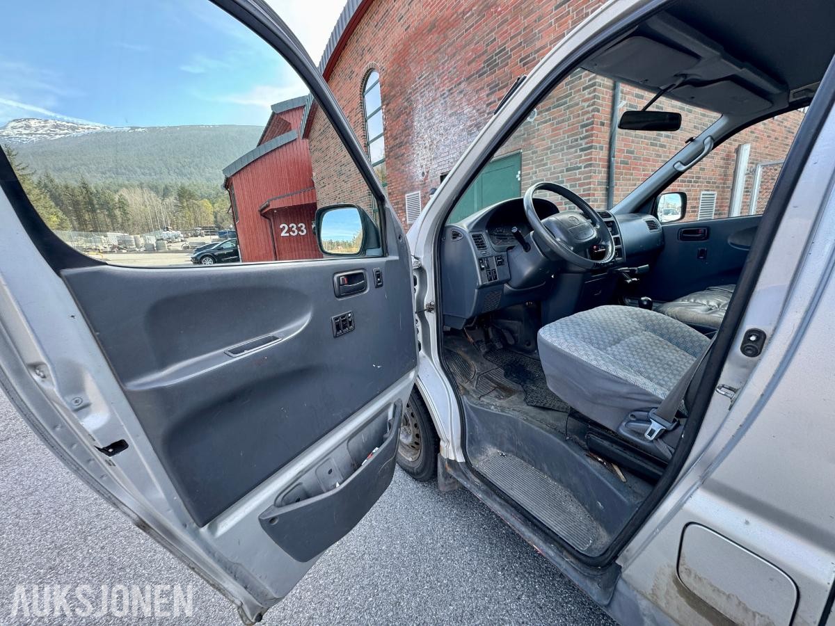 2002 Toyota HiAce 2.5 D – S/V Dekk - Km: 247 724