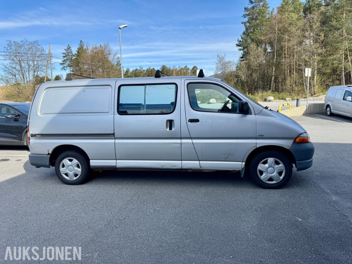 2002 Toyota HiAce 2.5 D – S/V Dekk - Km: 247 724