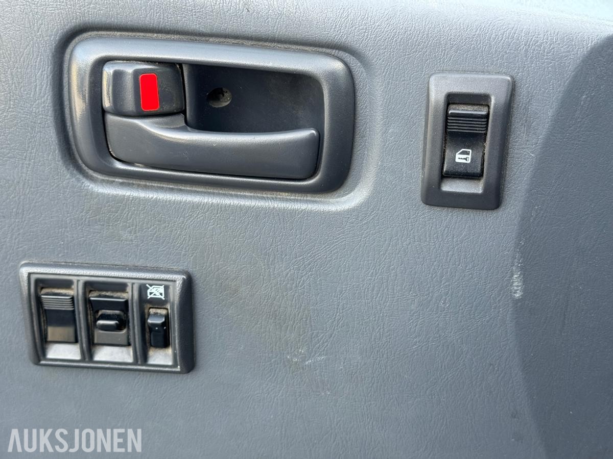 2002 Toyota HiAce 2.5 D – S/V Dekk - Km: 247 724