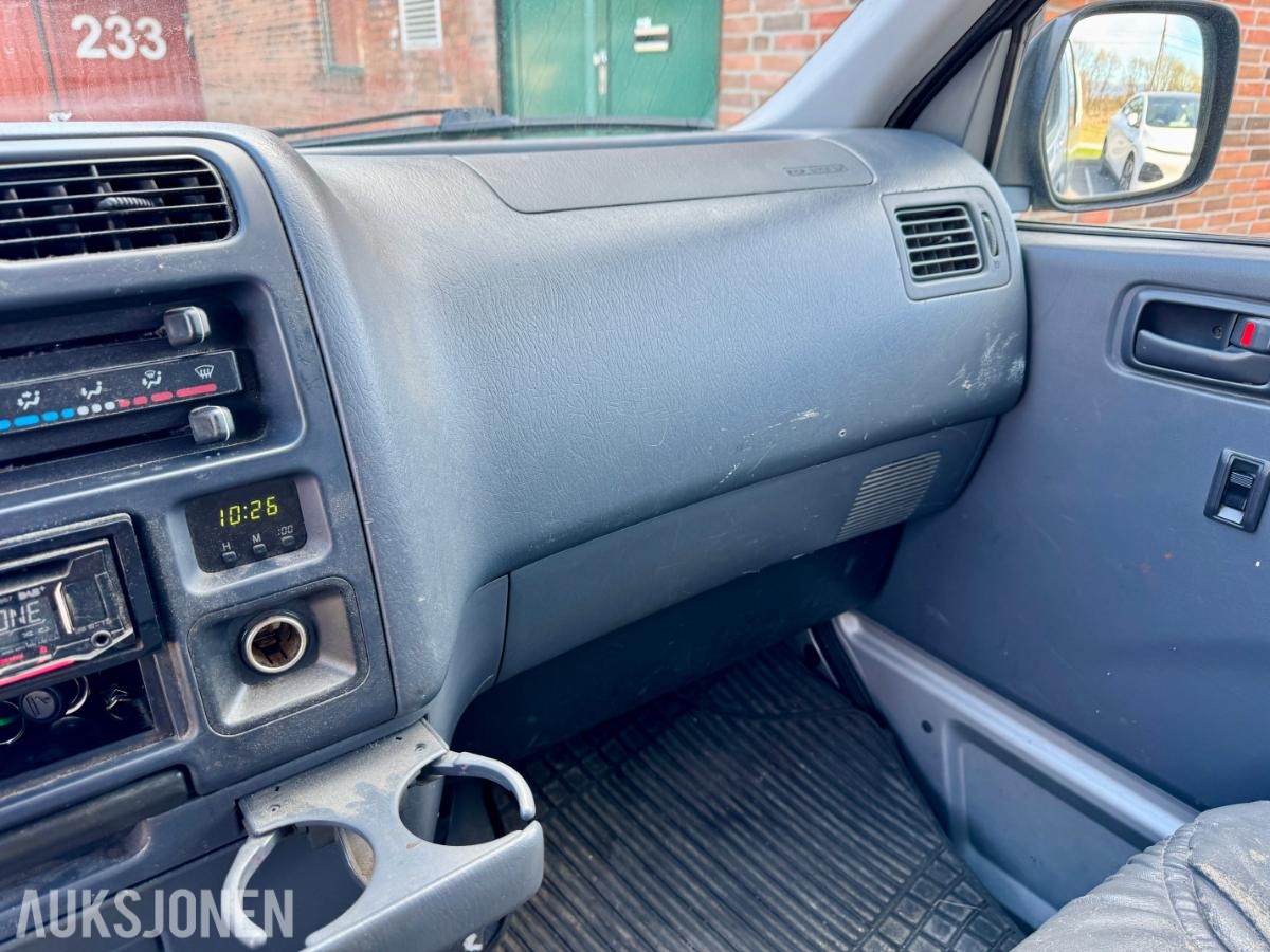 2002 Toyota HiAce 2.5 D – S/V Dekk - Km: 247 724