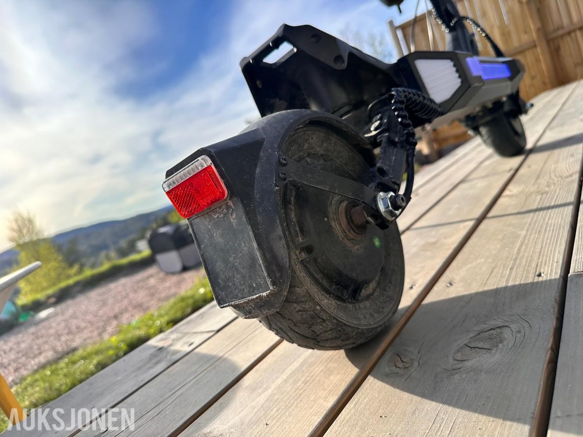 2025 Elsparkesykkel - VSETT e-wheels 8 Apex