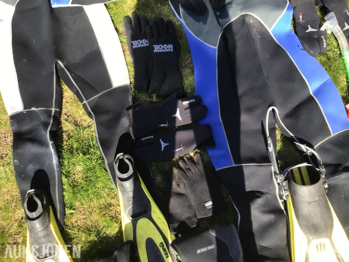 Various swimming/diving equipment Wet suits XL & L
