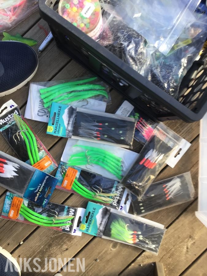Diverse fiskeutstyr – sneller, stenger, pilker og sluker