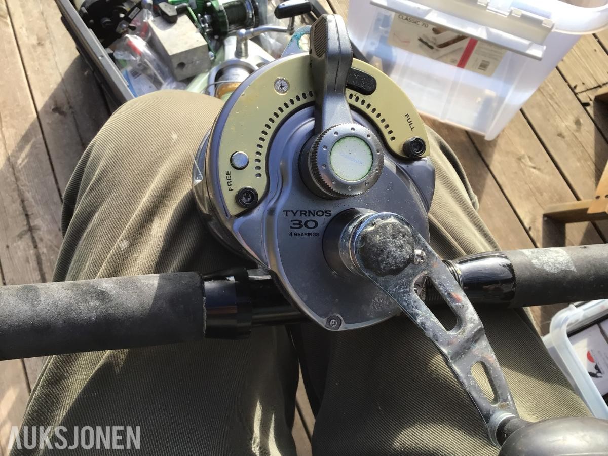 Diverse fiskeutstyr – sneller, stenger, pilker og sluker