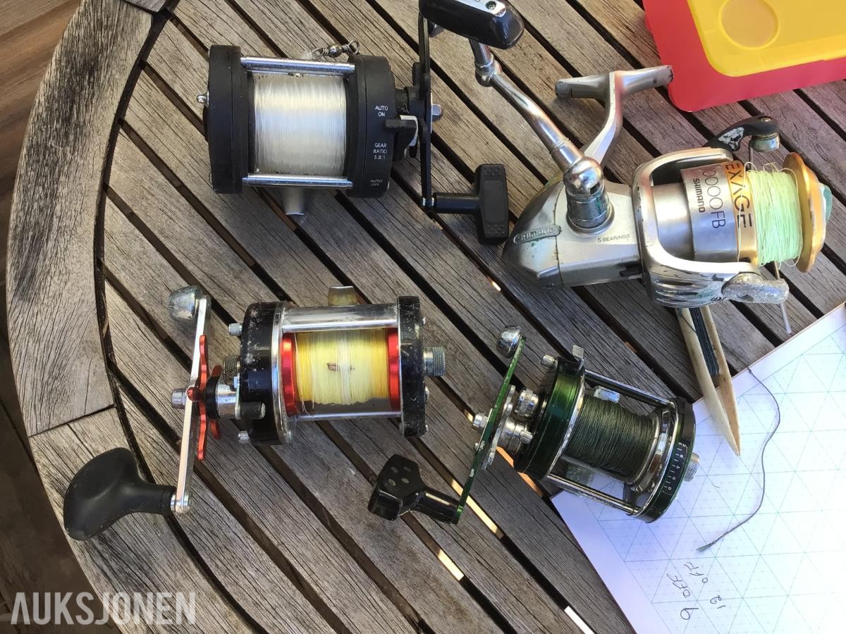 Diverse fiskeutstyr – sneller, stenger, pilker og sluker