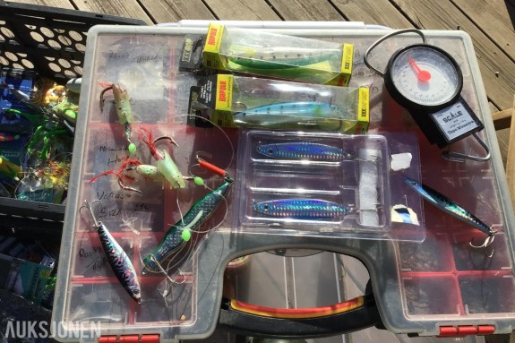 Diverse fiskeutstyr – sneller, stenger, pilker og sluker