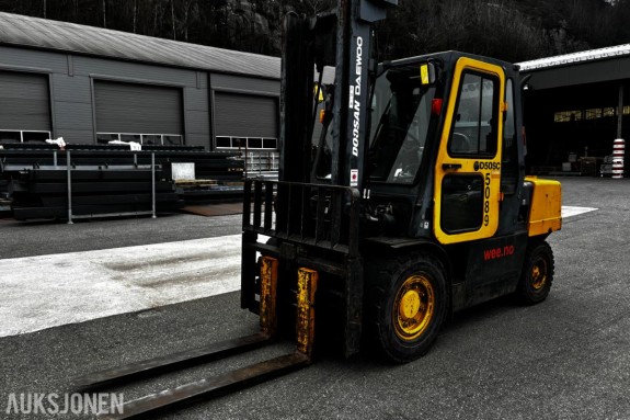 2006 DOOSAN DAEWOO D50SC-2 TRUCK - SIDEFORSKYVNING - 68kW - 5T - 3751 TIMER